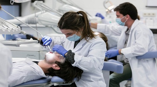 CUÁNTO GANA UN DENTISTA EN ESTADOS UNIDOS