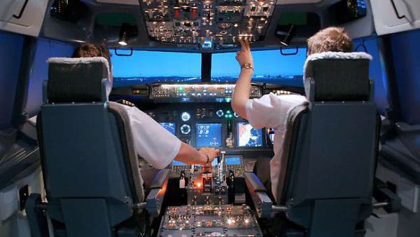 cuanto gana un piloto de aviación en Estados Unidos